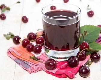 Вишневый сок помогает лучше спать по ночам