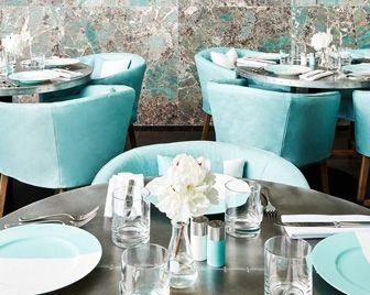 Ювелирная компания Tiffany & Co.</p>
<p>открыла собственное кафе