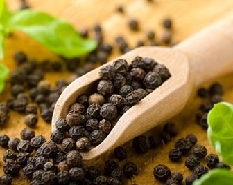Черный перец поможет уменьшить вред жареного мяса