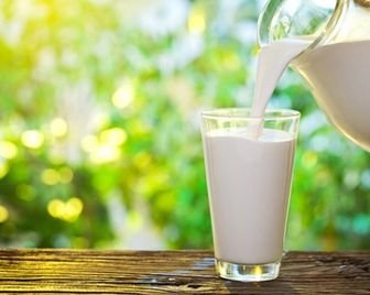 В Великобритании выпустили газированное молоко