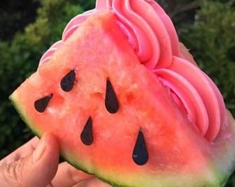 Доминик Ансель представил новый летний десерт из арбуза