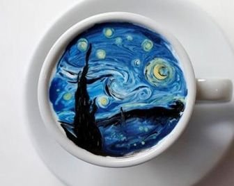 Корейский бариста создает шедевры в чашках кофе